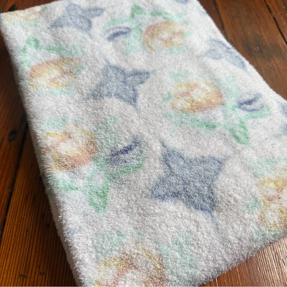 Vintage 80s Dundee geo floral print bath towel - Picture 8 of 9